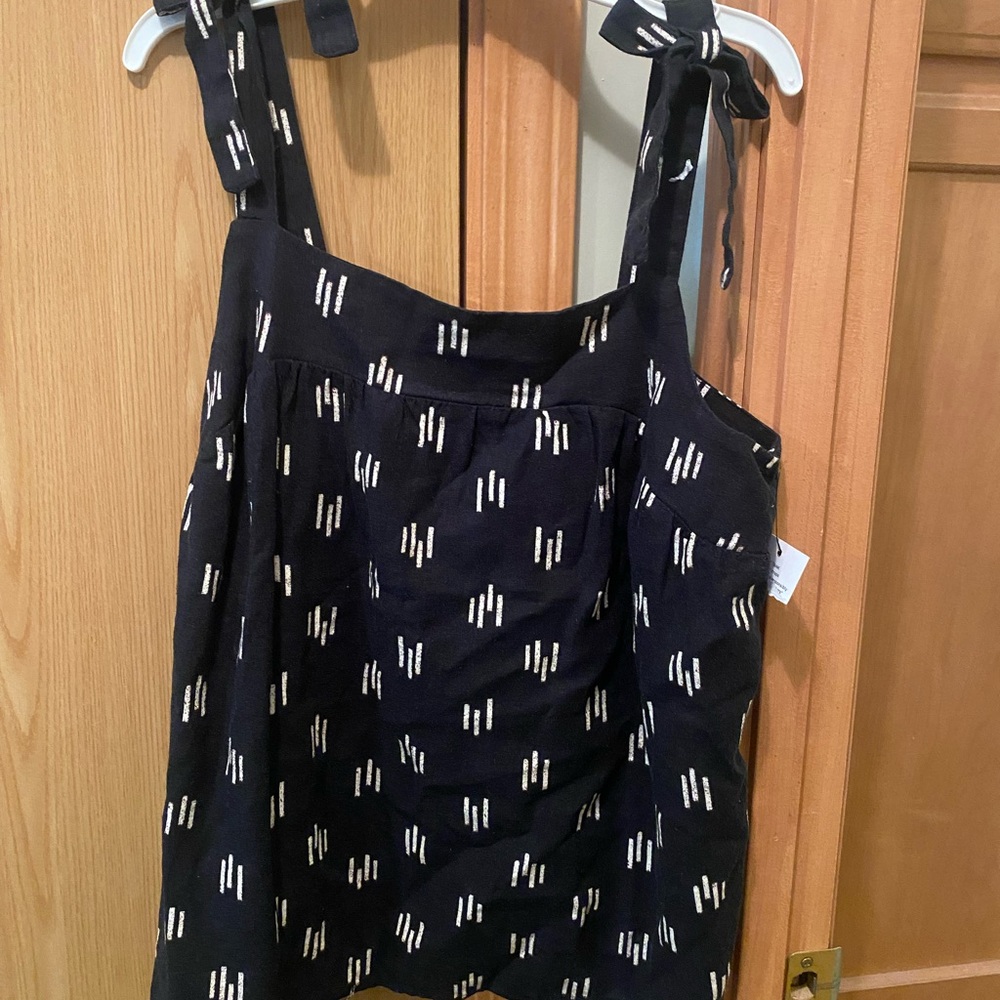 Sonoma Black and White Tie Front Sleeveless Tank Top